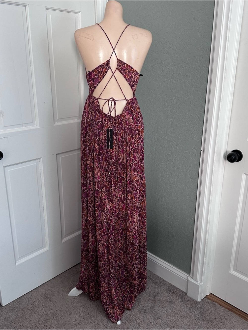 LULU’S KIT PLUM MULTI FLORAL PLEATED LACE UP MAXI DRESS - Picture 13 of 16